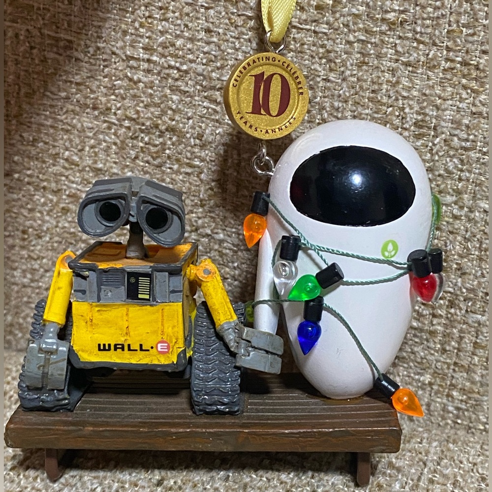 Disney Store 2018 Wall-E and Eve Christmas Sketchbook Ornament